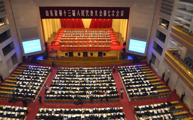 山東省十三屆人大七次會議開幕。 張代生攝