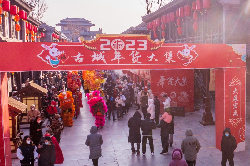 圖為舞龍舞獅隊(duì)。陳光金攝。