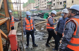 龍口市住建局持續(xù)嚴(yán)抓建筑工地安全生產(chǎn)管理          監(jiān)管人員按照各自責(zé)任分工，對建筑施工安全進行大體檢、堅決堵漏洞、補短板、防隱患。