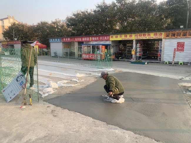 3）道路施工中。荊河街道供圖