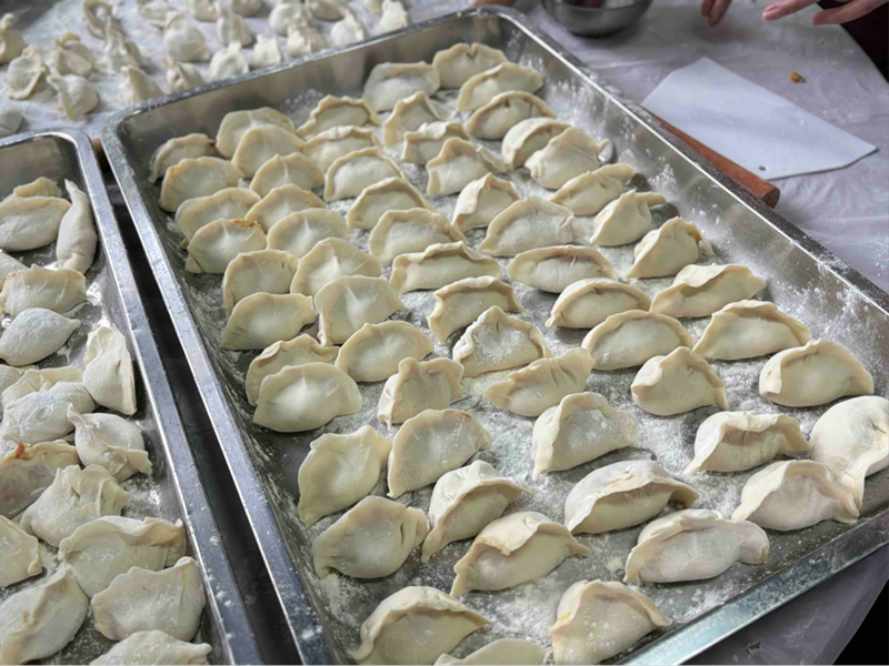 孩子們包的餃子。