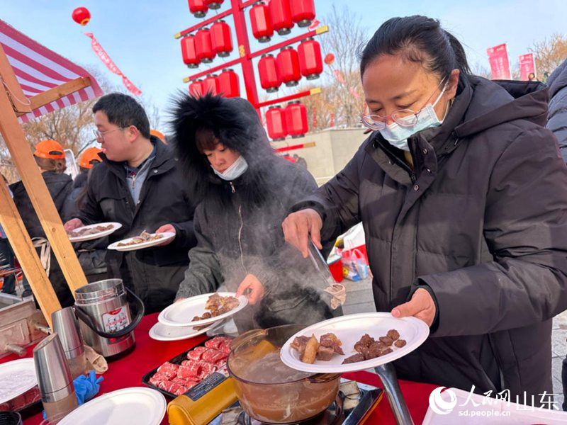 高青黑牛產(chǎn)品展示。人民網(wǎng) 喬姝攝
