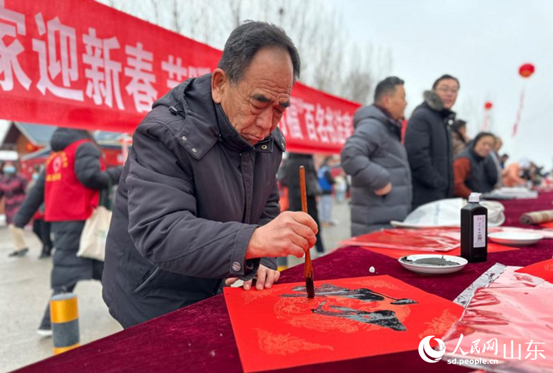 淄博主會場打造具有地域特色的“文化大集”。人民網(wǎng) 喬姝攝