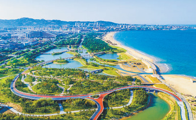 陽光海岸綠道飄橋段修建后。