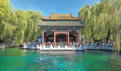 濟(jì)南被譽(yù)為“泉城”。圖為“天下第一泉”趵突泉。徐 舟攝（新華社發(fā)）