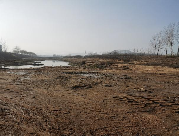 云蒙湖入湖河流治理前。