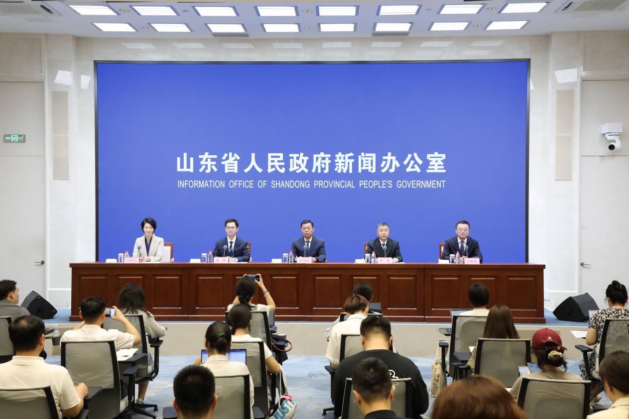 山東省政府新聞辦召開發(fā)布會(huì)，介紹山東完善養(yǎng)老服務(wù)消費(fèi)補(bǔ)貼政策情況。 山東省政府新聞辦供圖