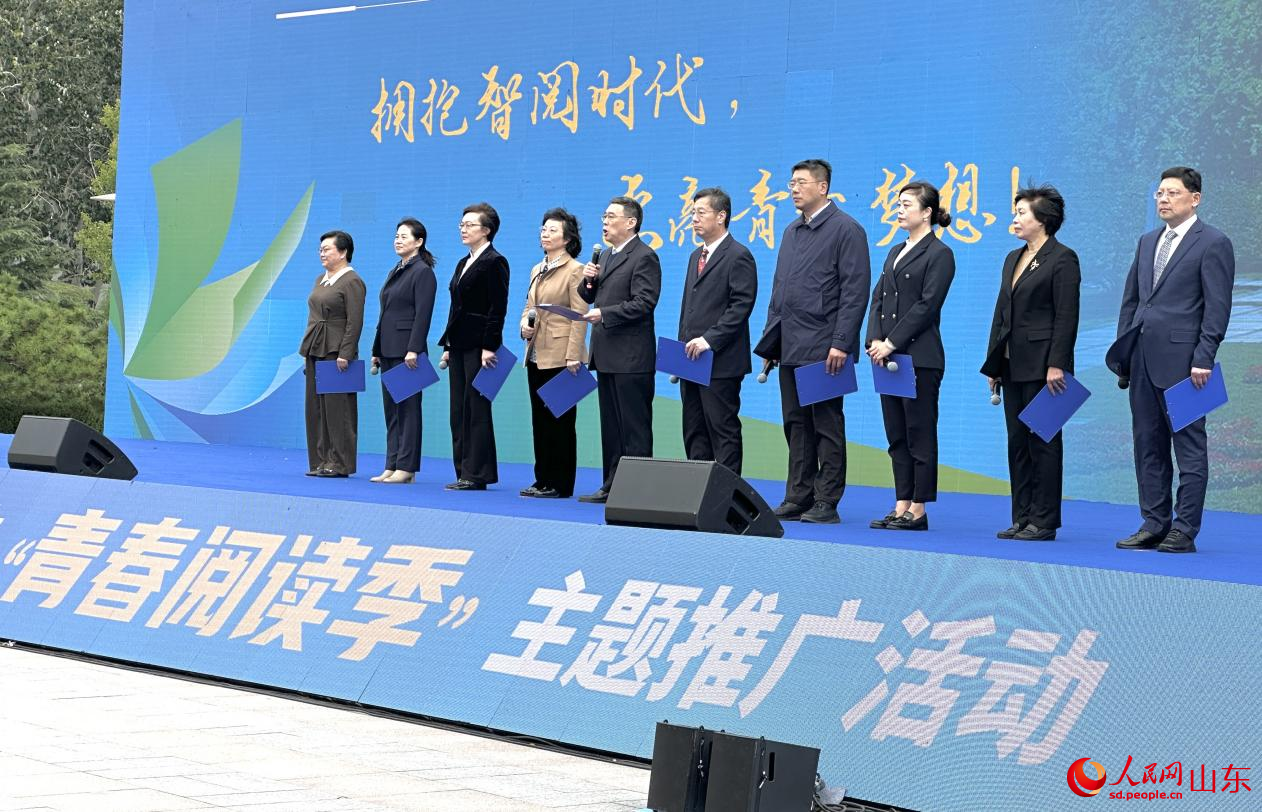 10所高校代表分享各自學校特色閱讀品牌。人民網 喬姝攝