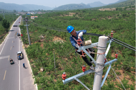 10千伏天寶線改造施工現(xiàn)場