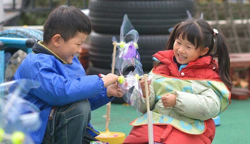 山東青島：小精靈的色彩狂歡