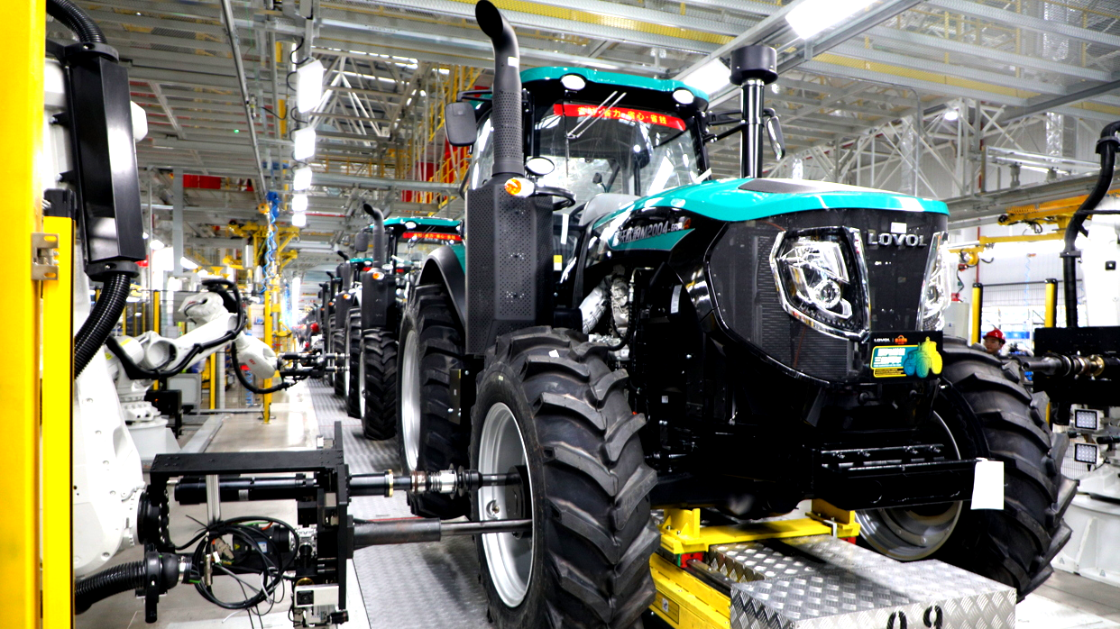 拖拉機(jī)生產(chǎn)車間