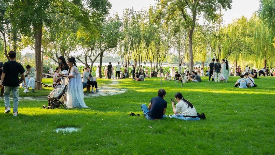 大明湖南門共享綠地