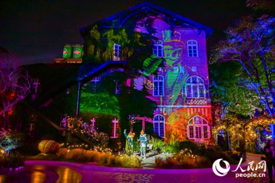 青島西海岸新區(qū)金沙灘啤酒城。人民網(wǎng)記者 栗翹楚攝