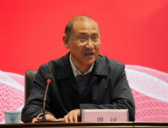 上海博物館研究館員、國(guó)家文物鑒定委員會(huì)委員周祥發(fā)言。